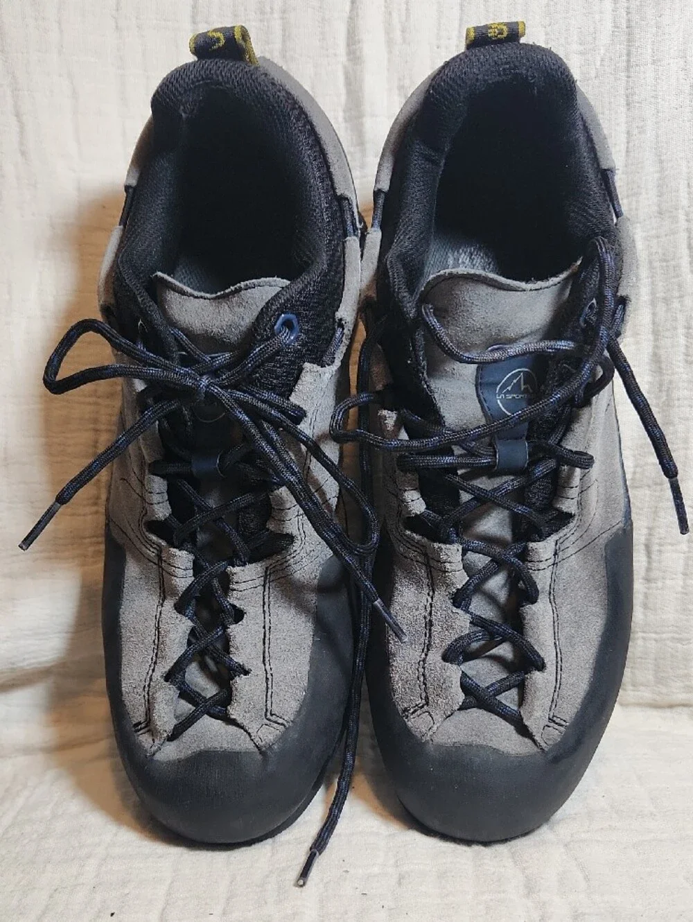 La Sportiva Men’s Gray and Black Approach Shoes